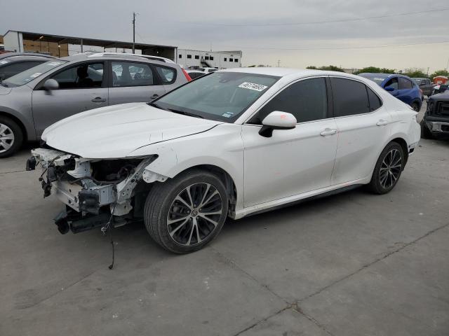 TOYOTA CAMRY SE 2020 with VIN 4T1G11AK2LU366603 - Photo from auction