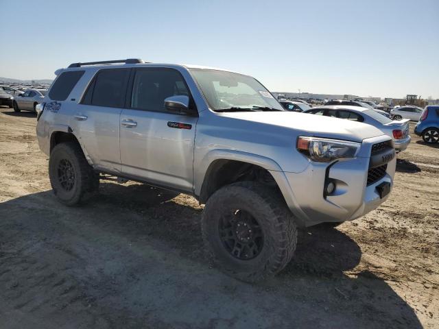 Photo 4 from auction – 2018 TOYOTA 4RUNNER SR with VIN JTEBU5JR8J5524231