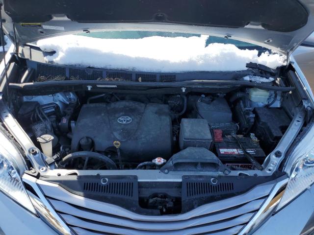 Photo 12 from auction – 2017 TOYOTA SIENNA XLE with VIN 5TDDZ3DCXHS147044