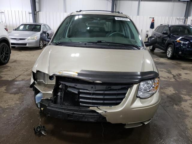 Photo 5 from auction – 2005 CHRYSLER TOWN & COU with VIN 2C4GP54L75R373481