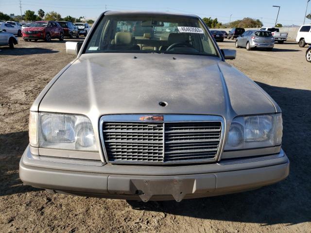 Photo 5 from auction – 1995 MERCEDES-BENZ E 320 BASE with VIN WDBEA32E6SC182851