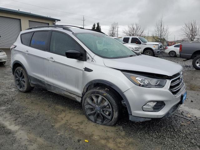 Photo 4 from auction – 2017 FORD ESCAPE SE with VIN 1FMCU9GD9HUD29374
