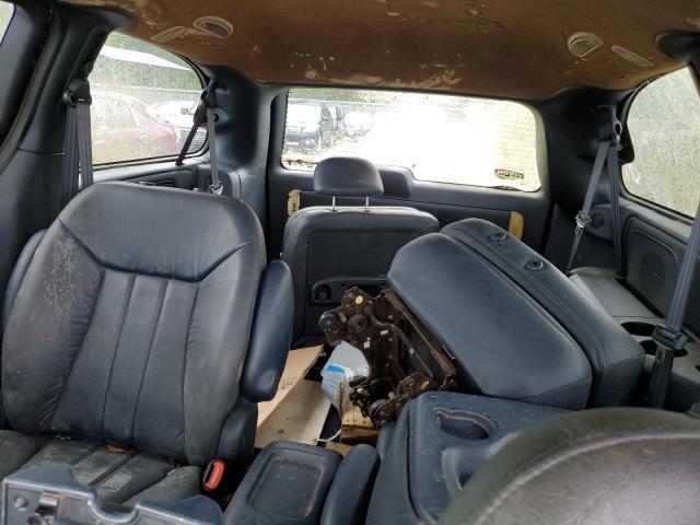 Photo 10 from auction – 2001 CHRYSLER TOWN & COU with VIN 2C8GP54L01R260884