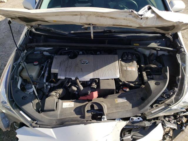 Photo 11 from auction – 2016 TOYOTA PRIUS with VIN JTDKARFU0G3007933