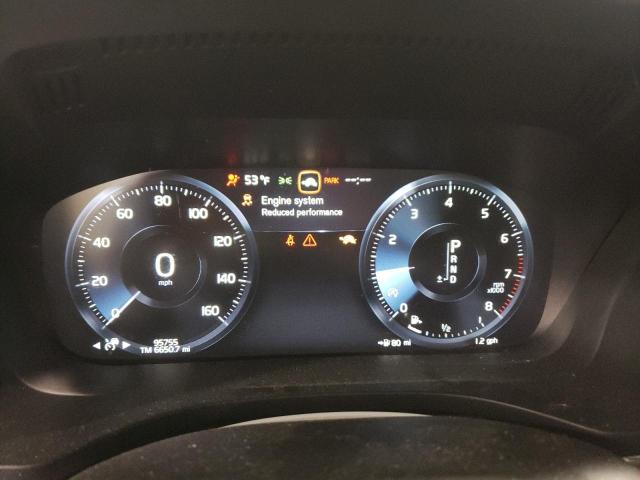 Photo 9 from auction – 2018 VOLVO XC60 T5 R- with VIN LYV102RM4JB117400
