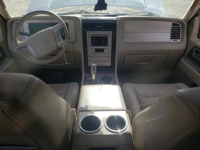 Photo 8 from auction – 2010 LINCOLN NAVIGATOR with VIN 5LMJJ3J52AEJ01017