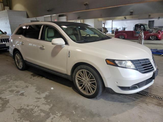 Photo 4 from auction – 2019 LINCOLN MKT with VIN 2LMHJ5ATXKBL01964