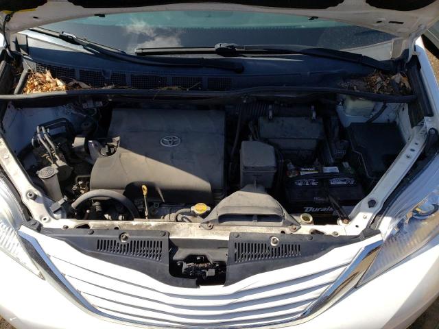 Photo 12 from auction – 2015 TOYOTA SIENNA LE with VIN 5TDKK3DC7FS667291