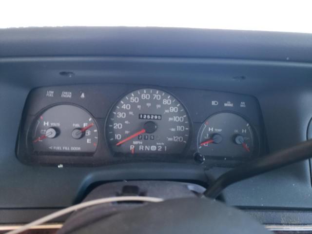 Photo 9 from auction – 2000 MERCURY GRAND MARQ with VIN 2MEFM74W0YX738415