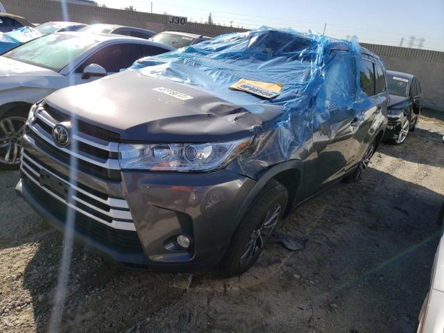 TOYOTA HIGHLANDER 2017 with VIN 5TDKZRFH7HS193806 - Photo from auction