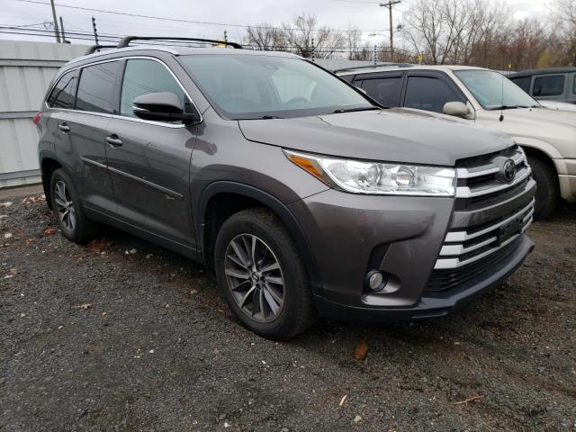 Photo 4 from auction – 2019 TOYOTA HIGHLANDER with VIN 5TDJZRFH7KS562599