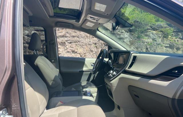 Photo 5 from auction – 2018 TOYOTA SIENNA XLE with VIN 5TDYZ3DC7JS936629