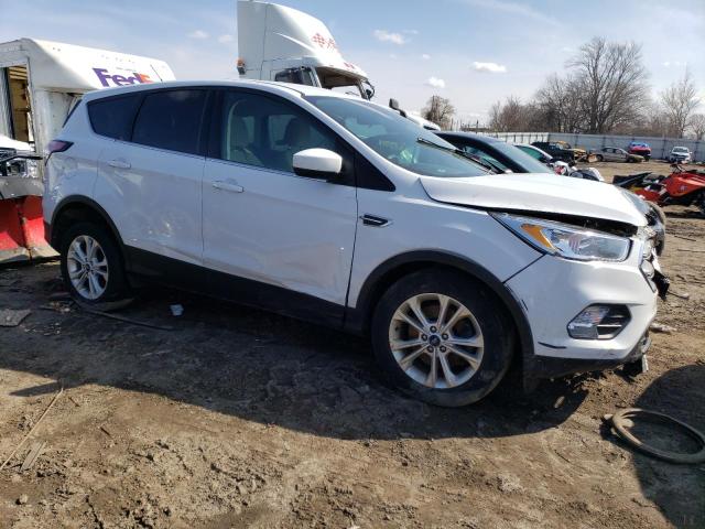 Photo 4 from auction – 2017 FORD ESCAPE SE with VIN 1FMCU9GD0HUB59826