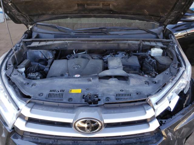 Photo 11 from auction – 2018 TOYOTA HIGHLANDER with VIN 5TDJZRFH6JS533786