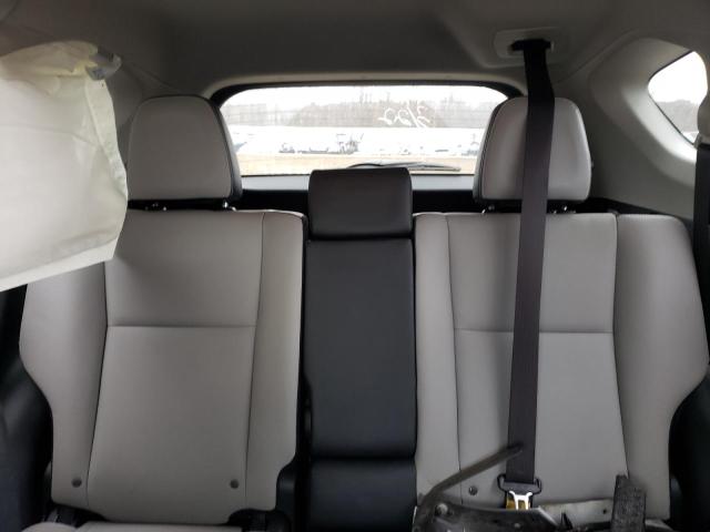 Photo 10 from auction – 2017 TOYOTA RAV4 LIMIT with VIN JTMDFREV3HJ149386