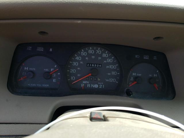 Photo 9 from auction – 2005 MERCURY GRAND MARQ with VIN 2MEFM74W95X614252