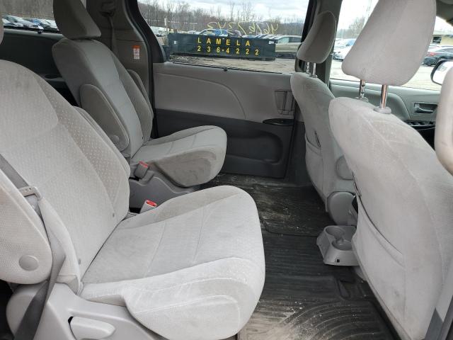 Photo 11 from auction – 2018 TOYOTA SIENNA LE with VIN 5TDJZ3DC2JS200649