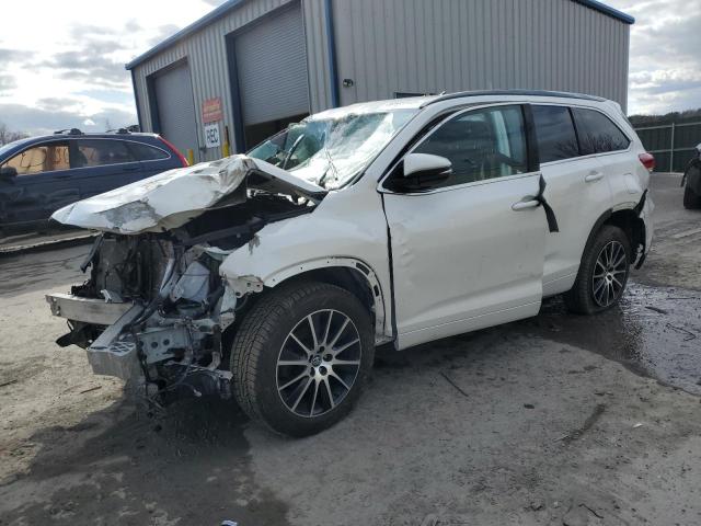 TOYOTA HIGHLANDER 2018 with VIN 5TDJZRFH3JS819899 - Photo from auction
