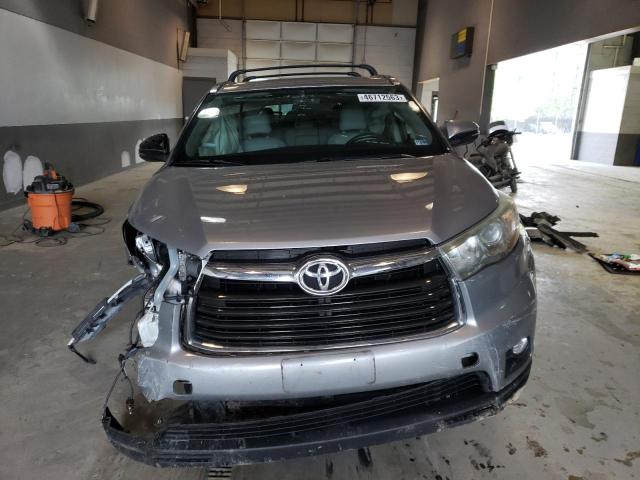 Photo 5 from auction – 2015 TOYOTA HIGHLANDER with VIN 5TDJKRFH0FS185897