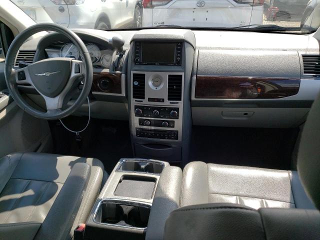 Photo 8 from auction – 2010 CHRYSLER TOWN & COU with VIN 2A4RR5D16AR328974