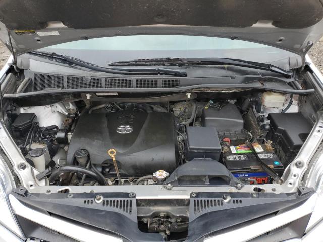 Photo 12 from auction – 2018 TOYOTA SIENNA LE with VIN 5TDJZ3DC2JS200649