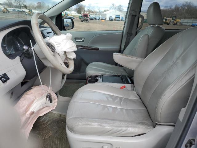 Photo 7 from auction – 2011 TOYOTA SIENNA XLE with VIN 5TDYK3DC1BS104757