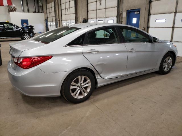 Photo 3 from auction – 2012 HYUNDAI SONATA GLS with VIN 5NPEB4AC3CH420150