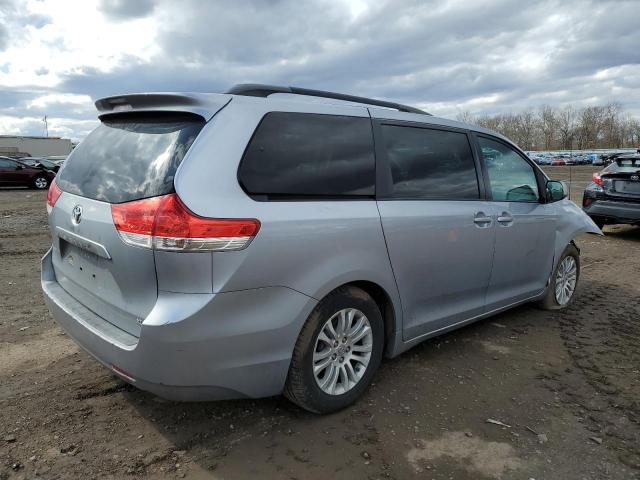 Photo 3 from auction – 2011 TOYOTA SIENNA XLE with VIN 5TDYK3DC1BS104757