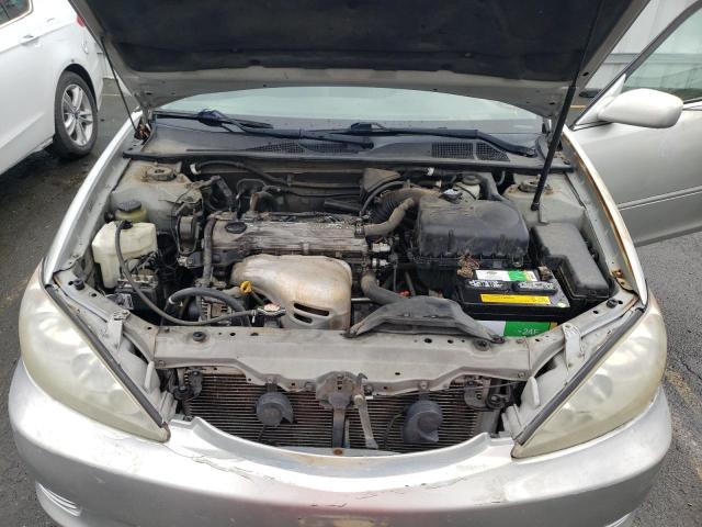 Photo 11 from auction – 2005 TOYOTA CAMRY LE with VIN 4T1BE32K25U425239