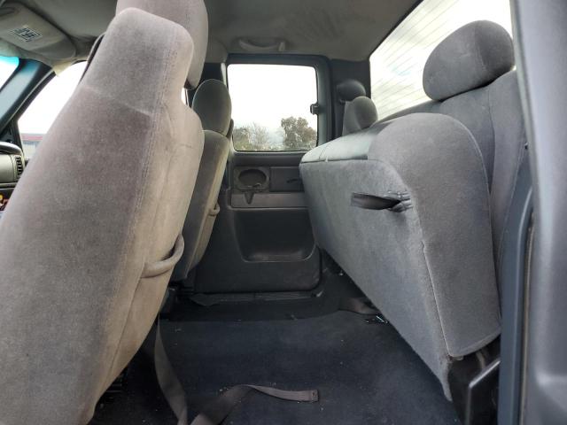 Photo 10 from auction – 2005 CHEVROLET SILV2500 2 with VIN 1GCHK29U25E184544