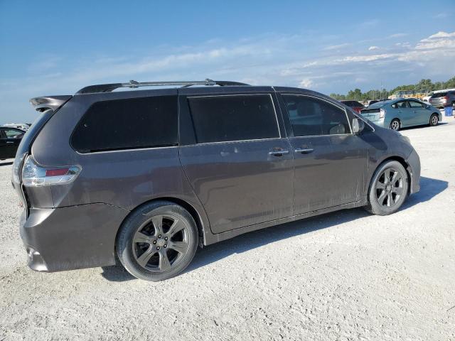 Photo 3 from auction – 2017 TOYOTA SIENNA SE with VIN 5TDXZ3DC2HS862915