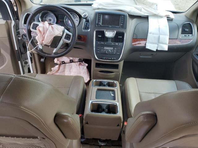 Photo 8 from auction – 2016 CHRYSLER TOWN & COU with VIN 2C4RC1BG4GR294887