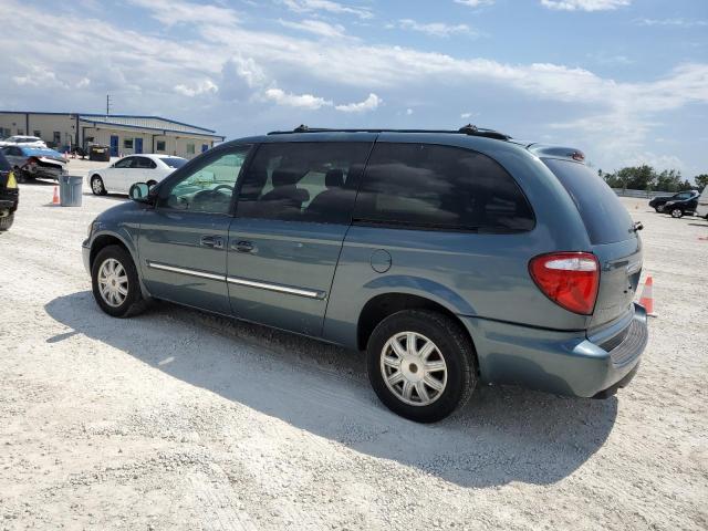 Photo 2 from auction – 2005 CHRYSLER TOWN & COU with VIN 2C4GP54L75R583983