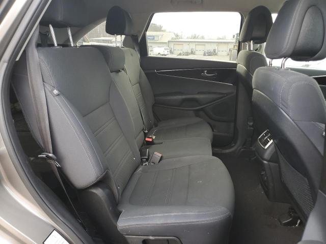 Photo 11 from auction – 2016 KIA SORENTO LX with VIN 5XYPG4A56GG130557