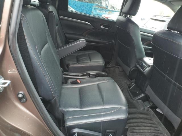 Photo 11 from auction – 2018 TOYOTA HIGHLANDER with VIN 5TDDZRFH2JS800323