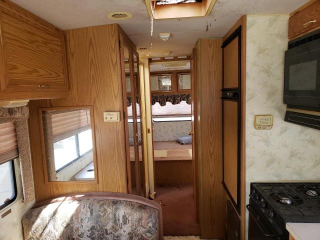 Photo 6 from auction – 1997 CHEVROLET P30 with VIN 1GBKP37N3V3302349