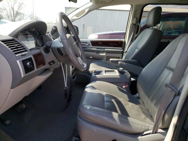 Photo 7 from auction – 2010 CHRYSLER TOWN & COU with VIN 2A4RR5D16AR328974