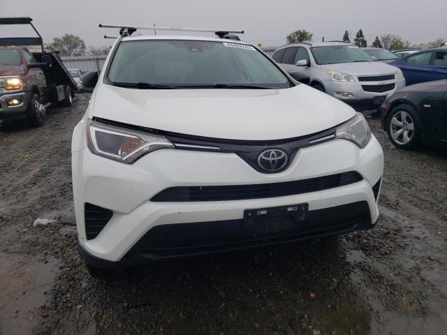Photo 5 from auction – 2018 TOYOTA RAV4 LE with VIN JTMZFREV5JJ157680