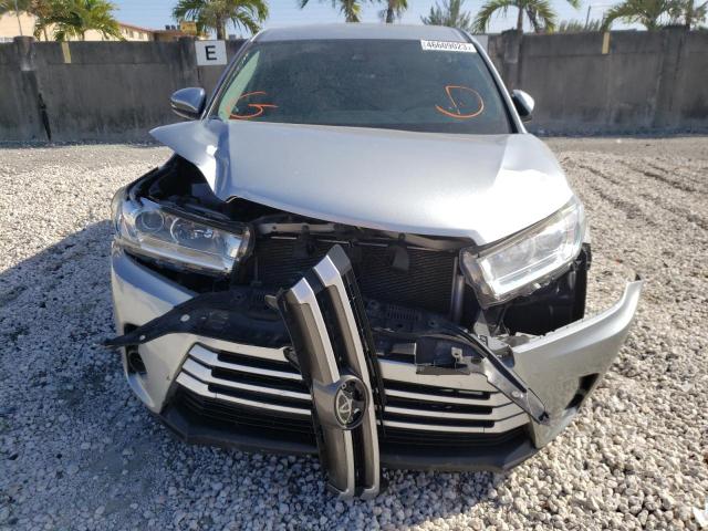 Photo 5 from auction – 2018 TOYOTA HIGHLANDER with VIN 5TDZARFH2JS037166