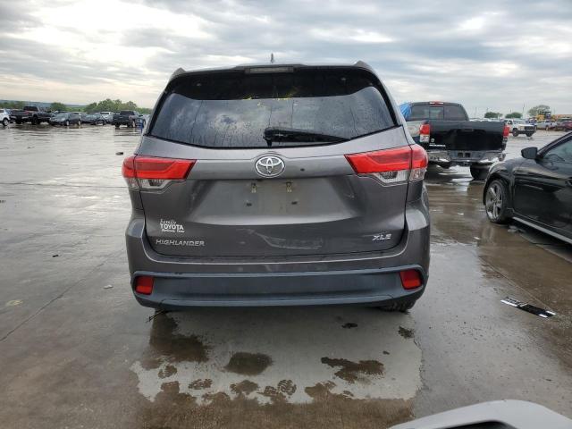 Photo 6 from auction – 2018 TOYOTA HIGHLANDER with VIN 5TDKZRFH3JS549836