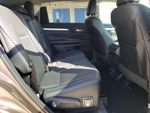 Photo 11 from auction – 2017 TOYOTA HIGHLANDER with VIN 5TDJZRFH5HS433673