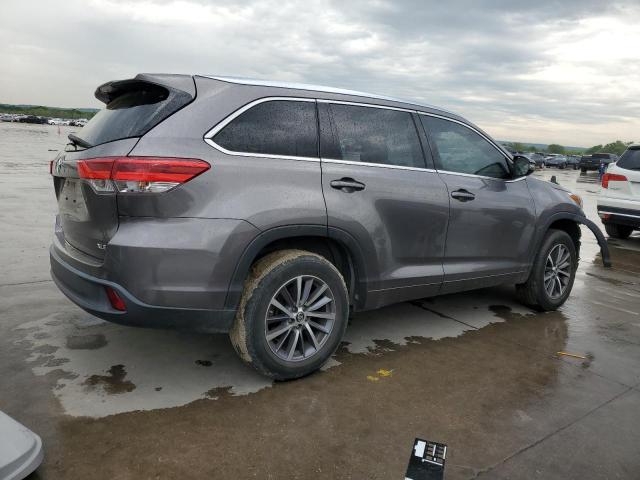 Foto 3 de la subasta – 2018 TOYOTA HIGHLANDER con VIN 5TDKZRFH3JS549836