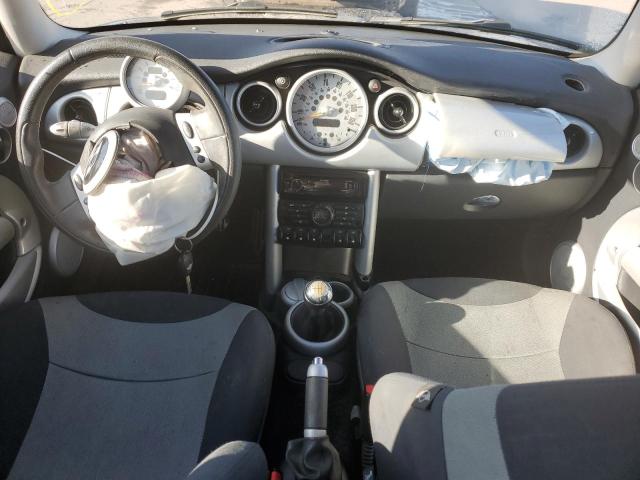 Photo 8 from auction – 2004 MINI COOPER S with VIN WMWRE33434TD77015