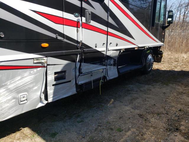 Photo 9 from auction – 2013 FORD F53 with VIN 1F66F5DY1D0A13631