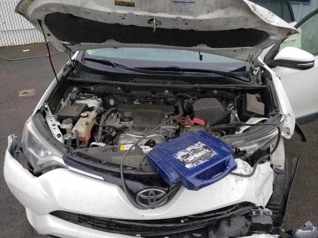 Photo 11 from auction – 2017 TOYOTA RAV4 XLE with VIN JTMRFREV3HJ702799