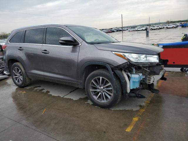 Foto 4 de la subasta – 2018 TOYOTA HIGHLANDER con VIN 5TDKZRFH3JS549836