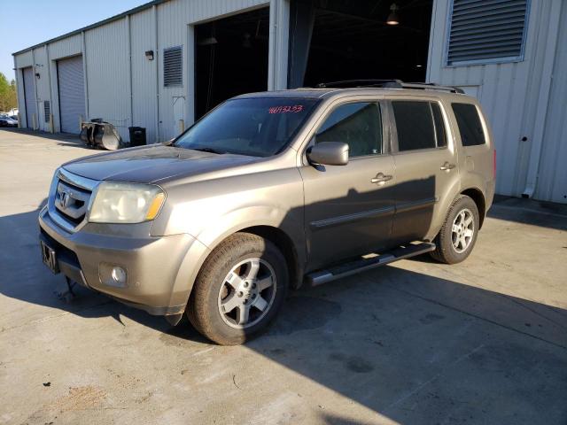 HONDA PILOT TOUR 2011 with VIN 5FNYF3H97BB011006 - Photo from auction