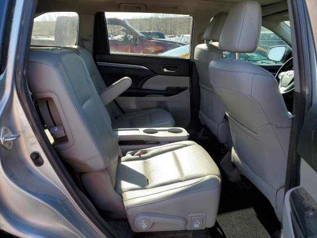 Photo 11 from auction – 2018 TOYOTA HIGHLANDER with VIN 5TDDGRFH6JS045358