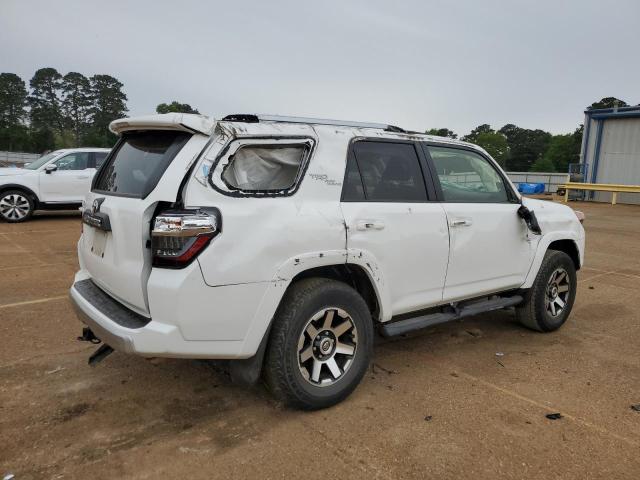 Photo 3 from auction – 2017 TOYOTA 4RUNNER SR with VIN JTEBU5JR0H5464214
