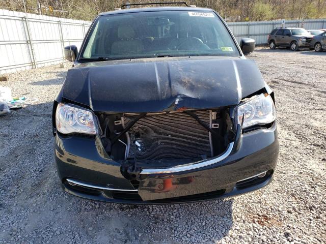 Photo 5 from auction – 2015 CHRYSLER TOWN & COU with VIN 2C4RC1BG1FR654258